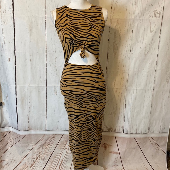 Maxi dress - Picture 1 of 7